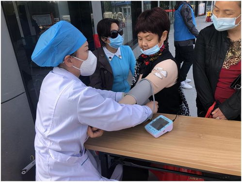 鄂城區(qū)“愛滿荊楚”社會工作服務(wù)項(xiàng)目 健康咨詢義診主題活動